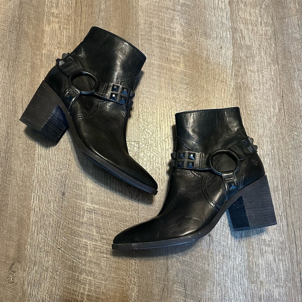 Frye Women's Flynn Deco Stud Harness Short Ankle Boot 8 Leather